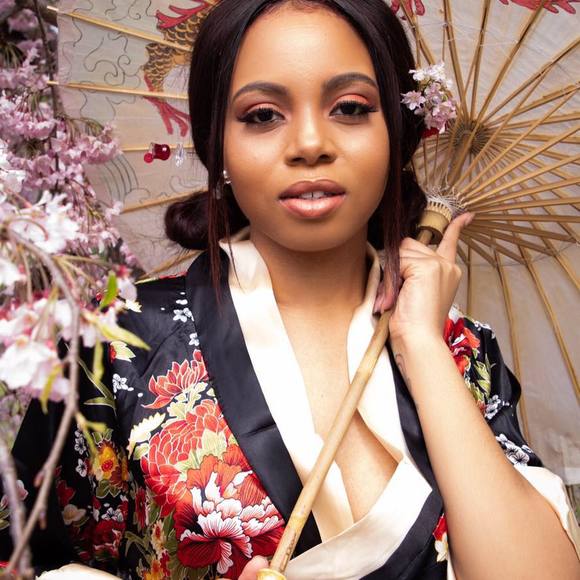 Meet your Posher, Laquanda - Picture 1 of 1